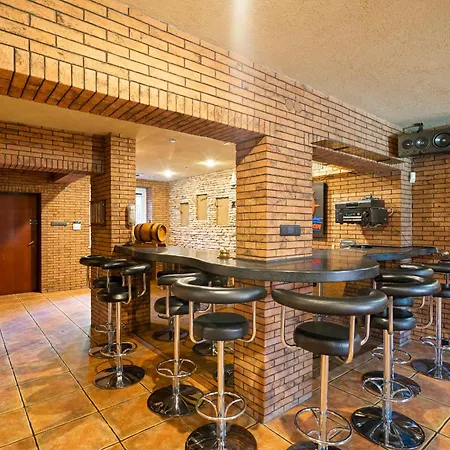 Chill&grill Jacuzzi, Idealna Na Spotkania Ze Znajomymi Warschau