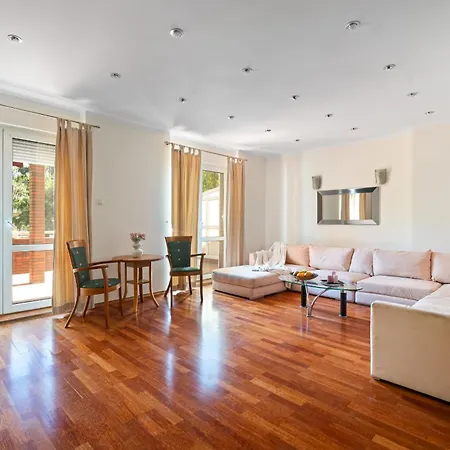 Golden Urban House - 别墅
