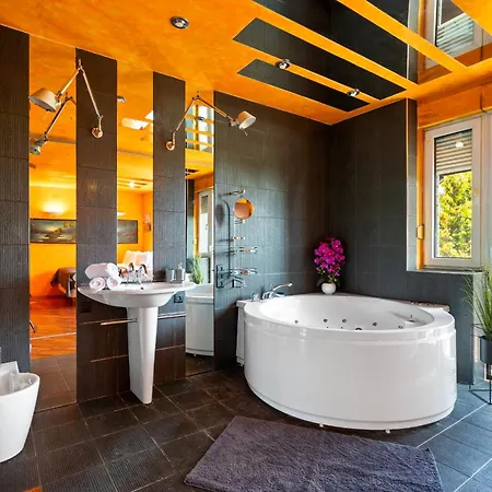 Jacuzzi&bbq Family - No Parties Allowed *