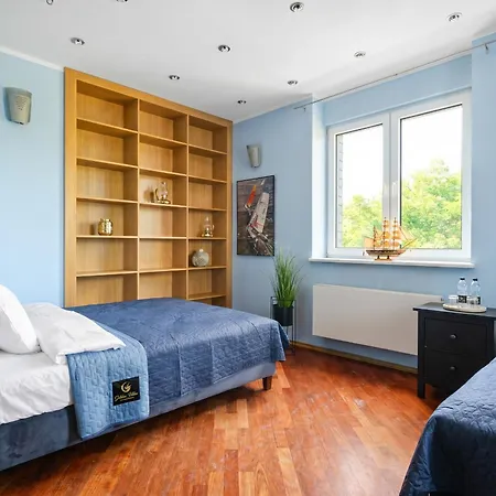 Golden Urban House - *