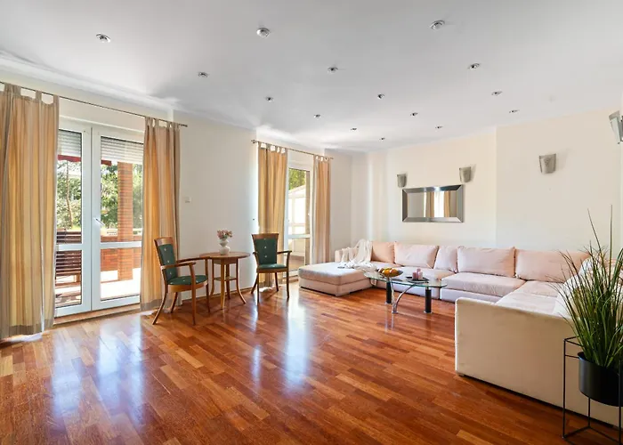 Jacuzzi & Bbq Family - No Parties Allowed ヴィラ