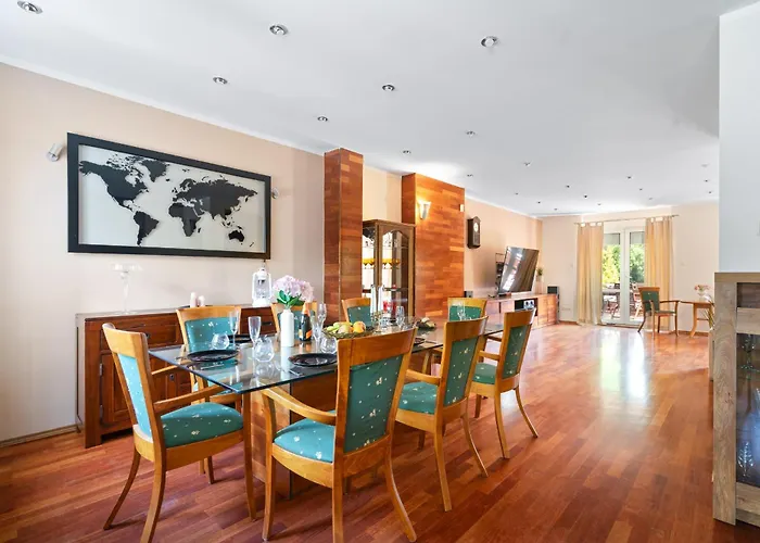 Jacuzzi & Bbq Family - No Parties Allowed ワルシャワ