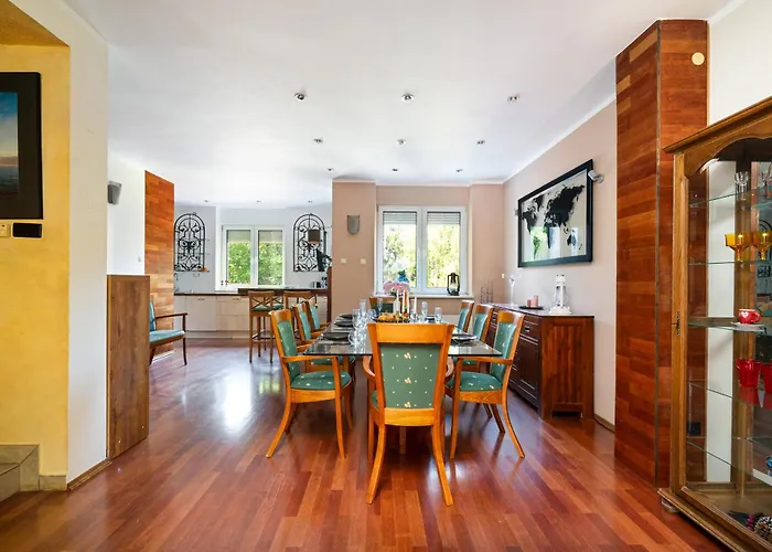 Jacuzzi & Bbq Family - No Parties Allowed * ワルシャワ