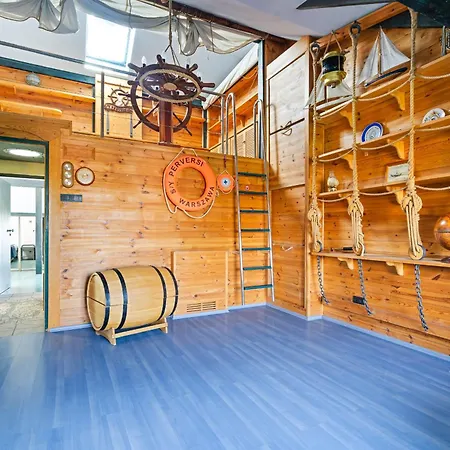 Golden Urban House -