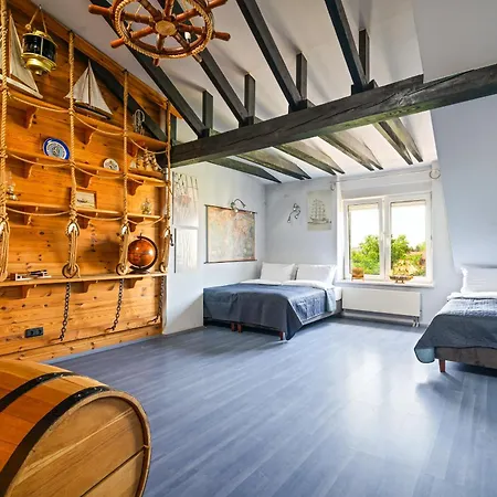 Golden Urban House - *